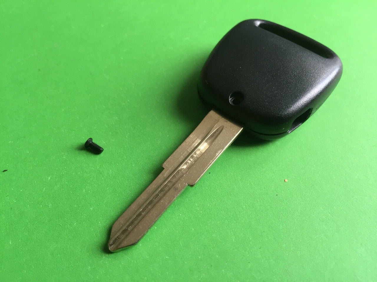 Fits Toyota 1 Side Button TOY41 Right Side 10-8mm Key Blade