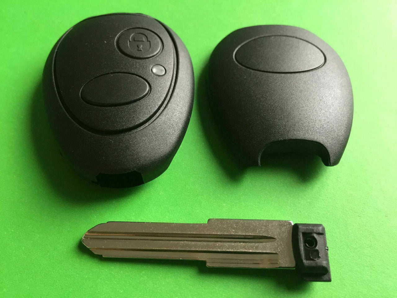 Fits Land Rover Discovery 2 TD4 TD5 2 button remote key fob Case Shell Key Blade